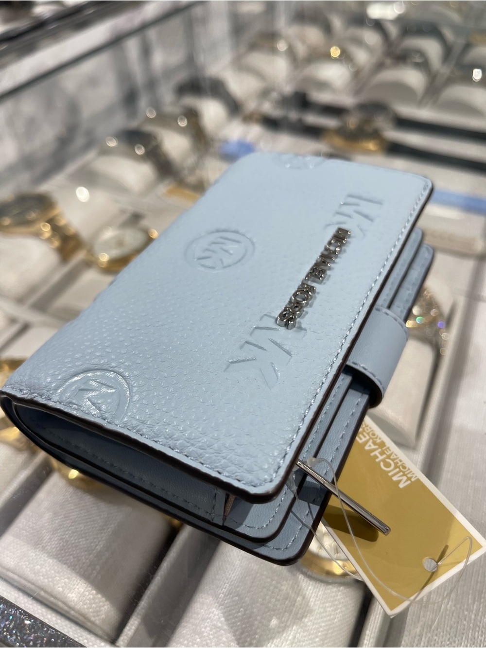 Michael Kors Jet Set Travel Md MK Logo Debossed Bifold Wallet
Pale Ocean 
NWT - Picture 16 of 16